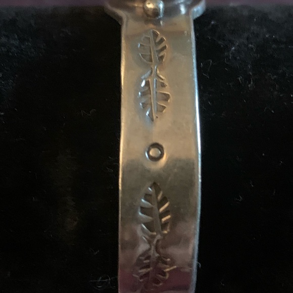 Vintage Navajo Cuff signed “Linda Johnson” - Picture 6 of 8
